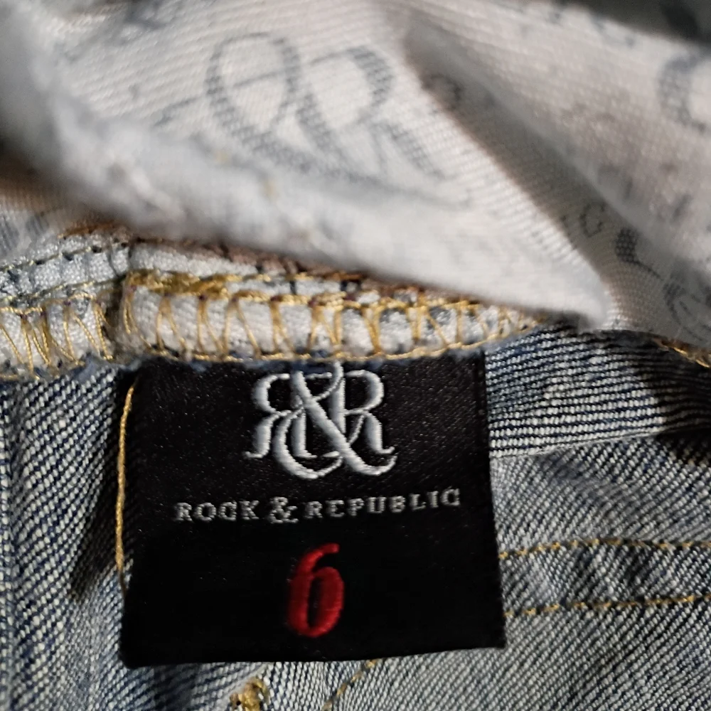 Rock And Republic Ladies Jeans - Picture 4 of 4